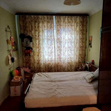 М. Новоселиця. Район мед коледжу. Продається квартира. Перший поверх.