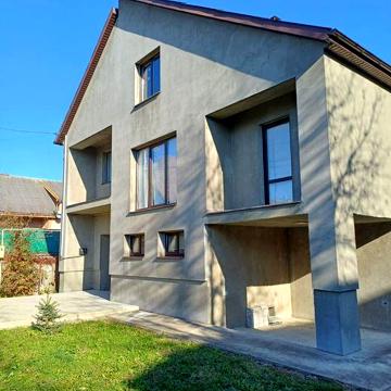 Продається новий будинок в м.Тячів