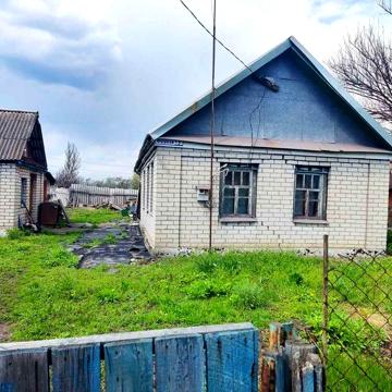 Хатинка не далеко від міста
