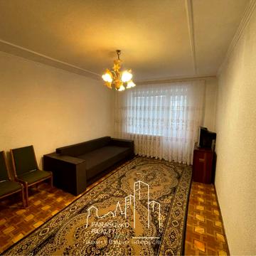 Продам простору 3-х кімнатну квартиру
