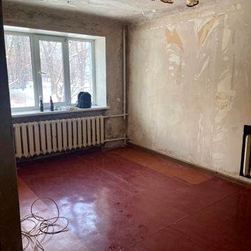 Продам 1к кв м Дворец  Спорта