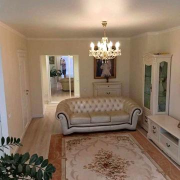 Продам 3-к квартиру 86 м2 в класичному стилі в ЖК Чайки, ЖК Чайка
