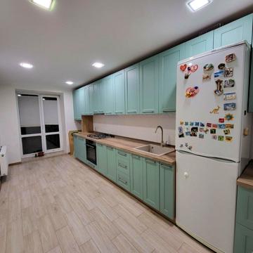 Сірожупанної Дивізії вул. (4-та Продольна), 12