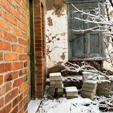 Продам будинок під знесення або реконструкцію на початку Дергачів.