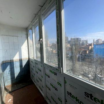 Продамо 2-к квартиру Площа Перемоги М Політех Чорновола 30