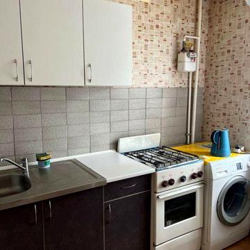 Здам 2ку центр ТЦ Україна