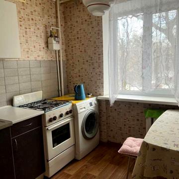 Здам 2ку центр ТЦ Україна