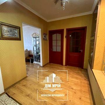 Днс .В.Стуса 3 .Продаж 3 кім квартири