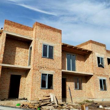 Продам котеджі з міськими комунікаціями