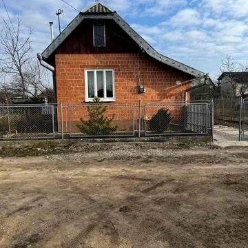 Продається дача за містом