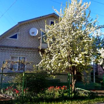 Житловий будинок з погребом гаражем сараєм хлівом теплицею на 5 сотках