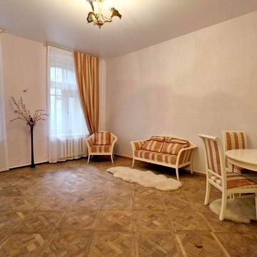 3 кімнатна квартира в історичному будинку на 2 ст. Великого Фонтану Приморський район