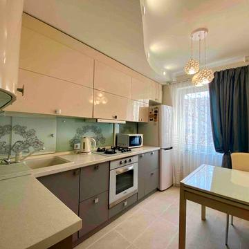 Трехкомнатная квартира с ремонтом, автономкой, мебелью и техникой.