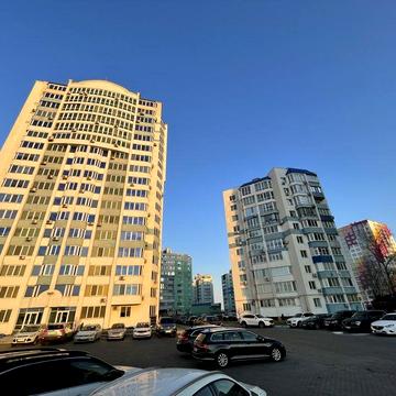 Продам 3-кімнатну квартиру на Митниці, вул. Жужоми