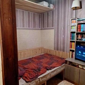 Продам двокімнатну квартиру по вул Гайдамацька, 11-а