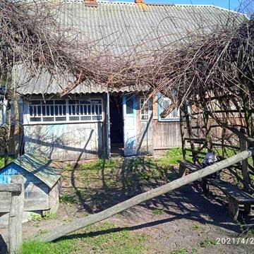 Продаєця Хата С. Глухи