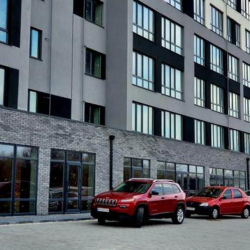 Простора однокімнатна квартира в сучасній зданій новобудові!