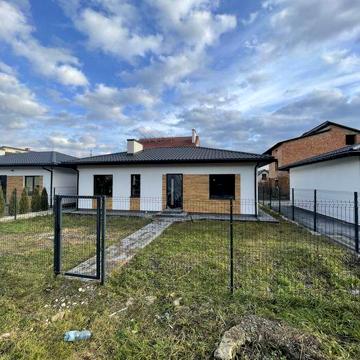Продам 3 кімнатний котедж будинок 3 сотих Львів Винники