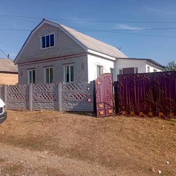 Продам 2х этажный дом город Знаменка