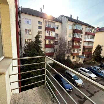 Продаж 4-х кімнатної квартири в центрі міста