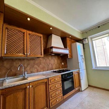 Продам большую 3-к квартиру ( 75 м2) ж/м Ломовский , Шолохова