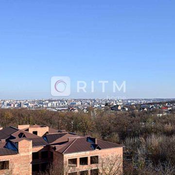 Продається дворівнева квартира вул. Петра Батьківського, площею 157 м²