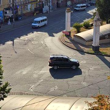 Продається 2 кімнатна квартира в Центрі Міста .