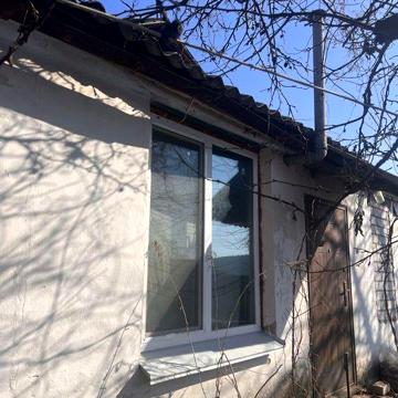 Продається камʼяний  будинок з ділянкою,гаражем і садом