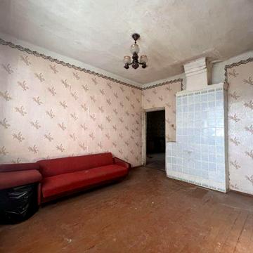 Продається камʼяний  будинок з ділянкою,гаражем і садом
