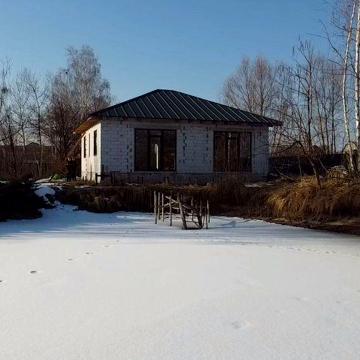 Ексклюзивний будинок з власним озером на 50 сотках