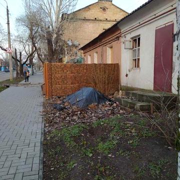 Помещение.с парадным 40 кв. Декабристов-Пограничная,в\у,место под авто