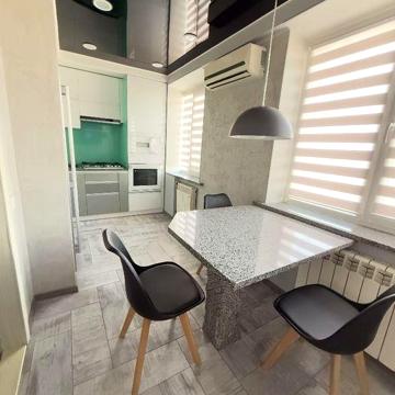 Продам 2-кімнатну квартиру з якісним ремонтом 129кв..