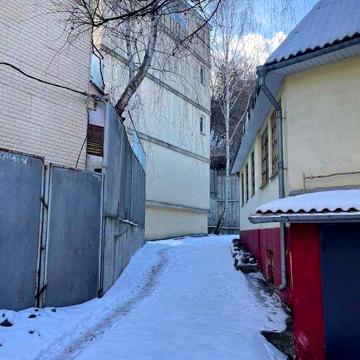 Продається 3-и поверховий будинок по вул. Нижньоюрківська, 39А