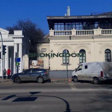 Тарасівська вул., 3