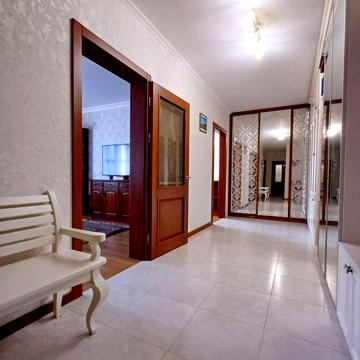 Продам 2-кімнатну квартиру з ремонтом, район ст.метро «Лук’ьянівська»