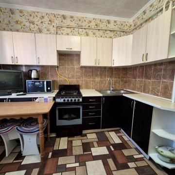 2 Кімнатна.На Жадова.Автономка газ.Меблі,Техніка.