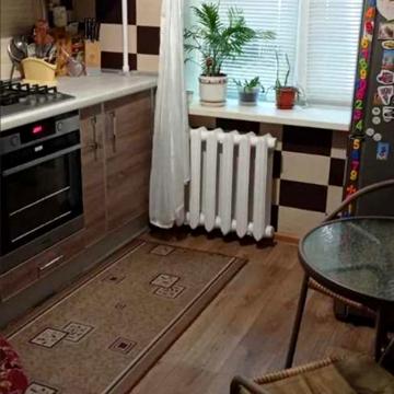 Михайла Грушевського вул., 21