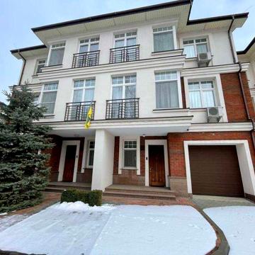 Триповерховий таунхаус у КМ “Сонячний промінь”, Козін, Конче-Заспа