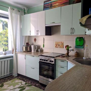 Продаж 3-кім. квартири з ремонтом