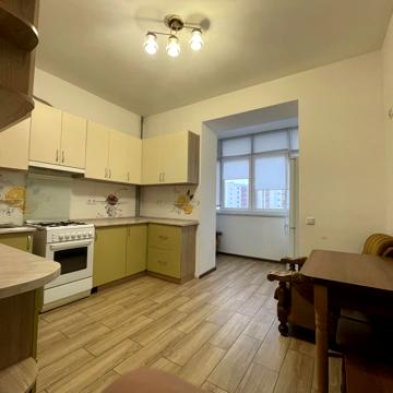 Олександра Довженка вул., 25б