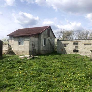 Продається дачний будинок