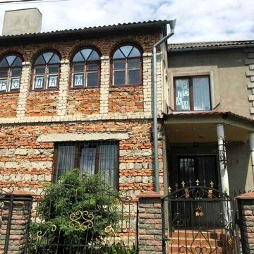 Продається двоповерховий будинок у м. Ланівці, Тернопільська область