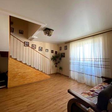 Продам 3х ком.кв двухуроаневая общ80м.кв
