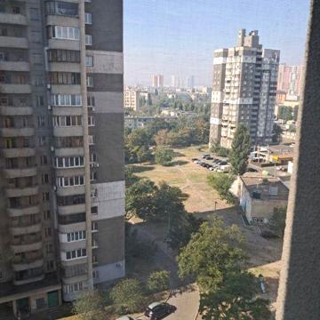 Дніпровський р н Азербажанська 16/1 продаю 4х кім кв 98 кв м