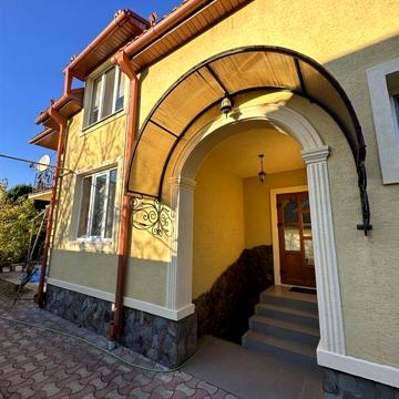 Будинок 250 м² 10 сот