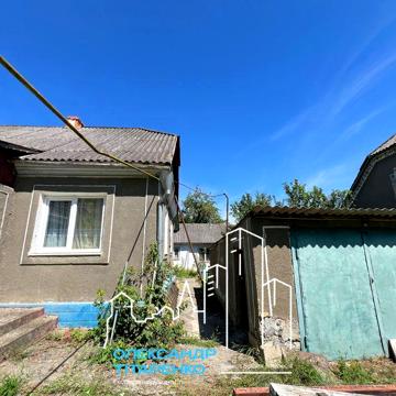 Продам будинок,Довжок в самому центрі!