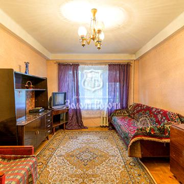 Будівельників вул., 8а