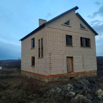 Продаж будинку...