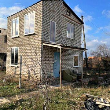 Продам  2-х эт. дачу с приватизированным участком за  Матвеевкой
