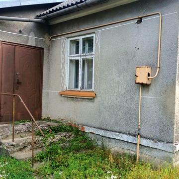 продається житловий будинок.три фази газ і земля площею 49 сотиків